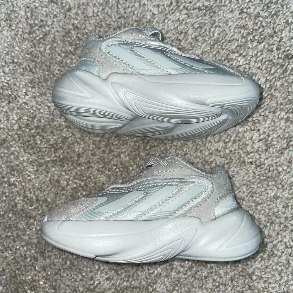 Adidas Originals Ozelia “Gray” Infant Shoe Size 5
